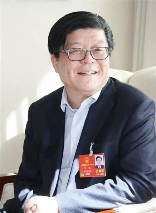 “职工热议两会 期待生活更好”—— BG大游集团 孙刚